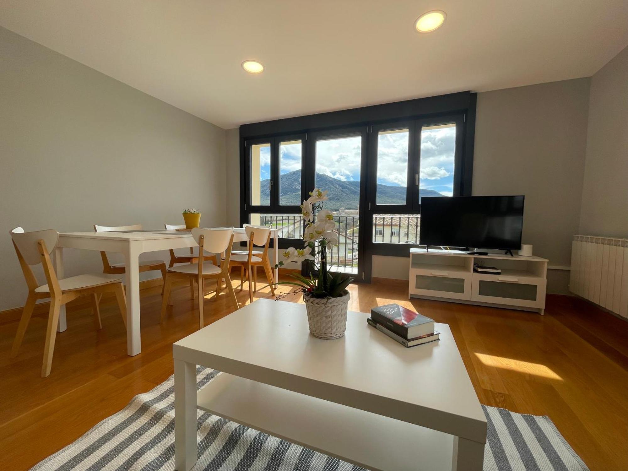 Apartamentos Montejurra Ayegui Eksteriør billede