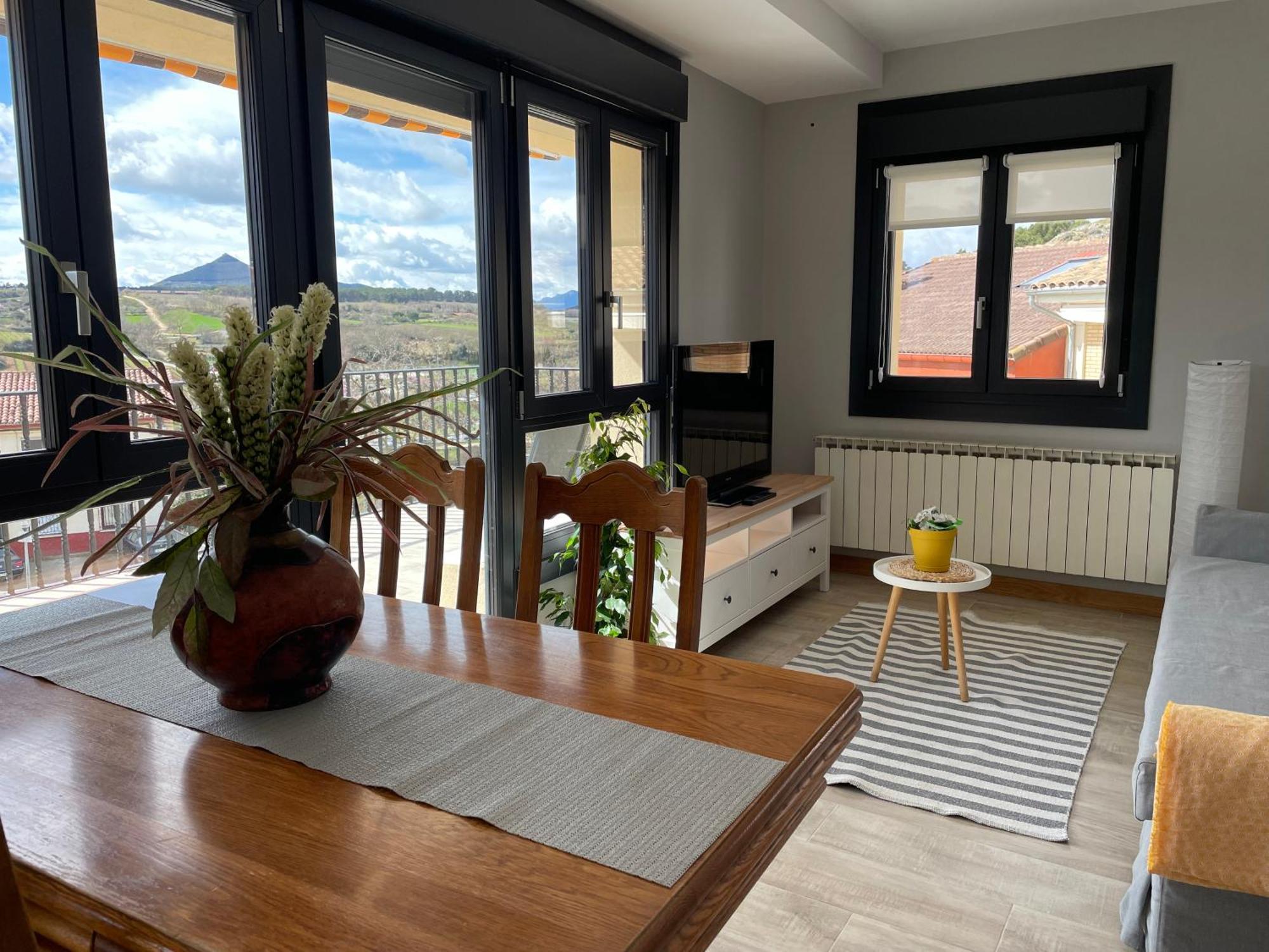 Apartamentos Montejurra Ayegui Eksteriør billede